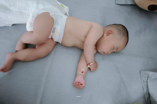 长沙供卵代怀怀孕多久会显肚子